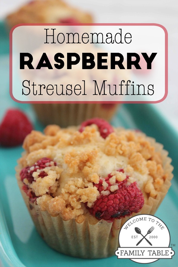 Calling all raspberry lovers! These raspberry streusel muffins are a must have! :: welcometothefamilytable.com